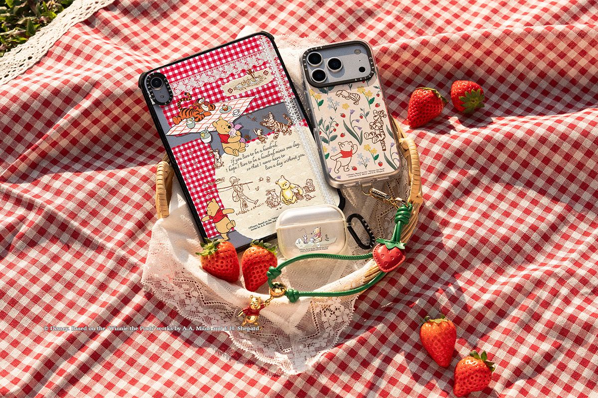 ケースティファイ Pooh Hunny Hunt Cross-bodyCharm Disney Winnie The Pooh – CASETiFY